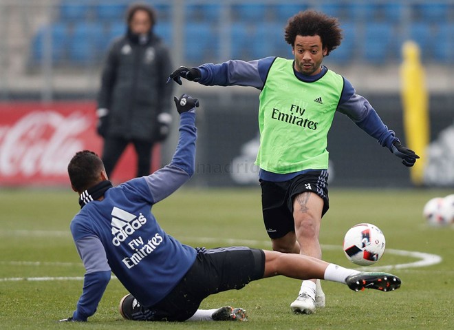 Dàn sao Real chăm chỉ tập luyện khi La Liga sẽ trở lại khởi tranh cuối tuần này. Ngày 7/1, "Kền kền trắng" có cuộc tiếp đón Granada và nhiều khả năng giành trọn 3 điểm để tiếp tục bay cao trên bảng xếp hạng. Ảnh: Real Madrid.