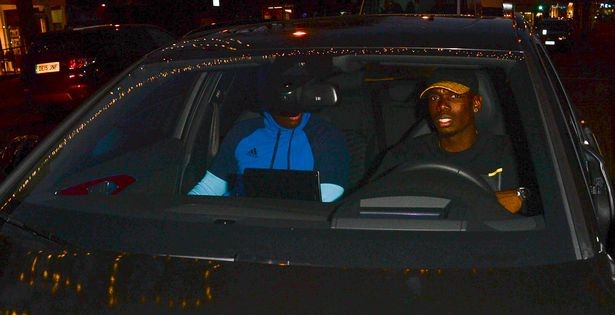 Paul Pogba đi quẩy trước thềm FA Cup. Ảnh: Mirror.