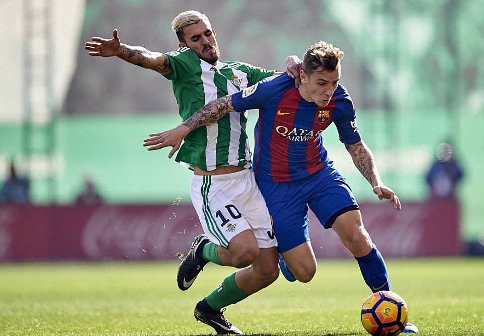 Dù thi đấu trên sân khách nhưng Barcelona với đẳng cấp vượt trội dễ dàng làm chủ thế trận. Ảnh: Daily Mail.