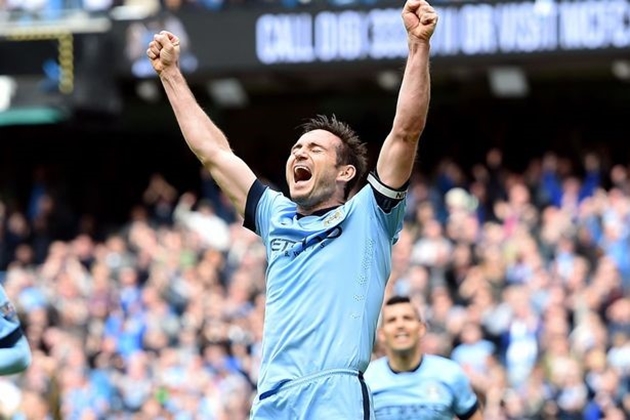 Lampard là một trong ba cầu thủ có trên 100 bàn thắng và kiến tạo ở Premier League, bên cạnh hai huyền thoại Wayne Rooney và Ryan Giggs của MU.