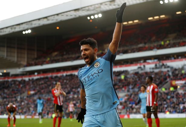 Aguero mở tỉ số trước Sunderland.
