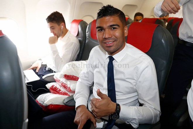 Trong khi đó, Casemiro đảm nhận vai trò giúp Real thực hiện những pha đánh chặn từ xa. Ảnh: Real Madrid FC.