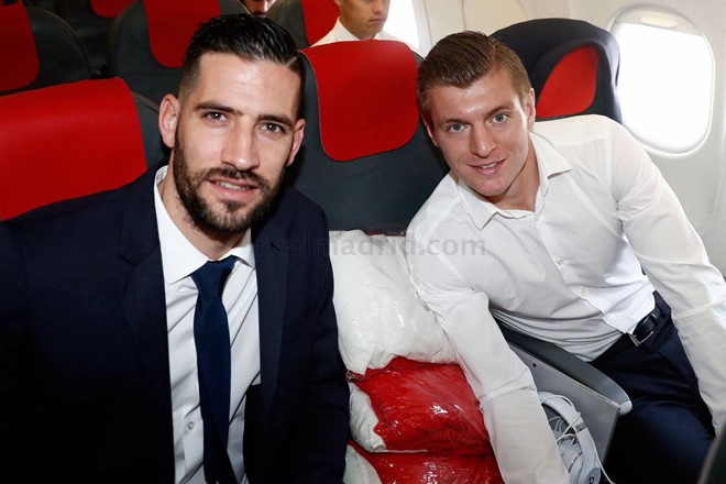 Còn Toni Kroos giúp "Los Blancos" điều tiết nhịp độ trận đấu. Anh ghi bàn thắng đầu tiên cho Real Madrid tại cúp châu Âu sau khi sút tung lưới Napoli ở lượt đi vòng 1/8 Champions League. Ảnh: Real Madrid FC.