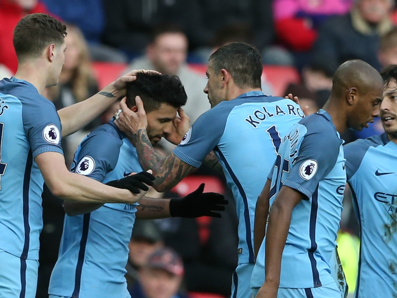 Phong độ cao của Aguero giúp Man City trở lại đường đua vô địch Ngoại hạng Anh mùa này. Ảnh: Daily Mail.