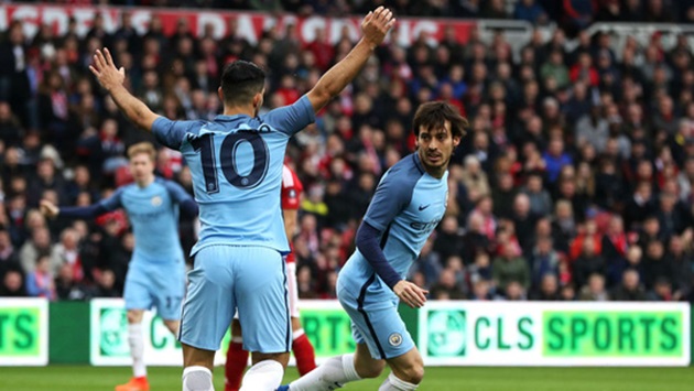 Aguero và Silva giúp Man City sớm giành vé vào bán kết cúp FA.