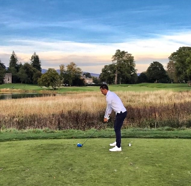 Trước đó, thủ quân của Chelsea cũng khoe khả năng chơi golf với người hâm mộ trên mạng xã hội.