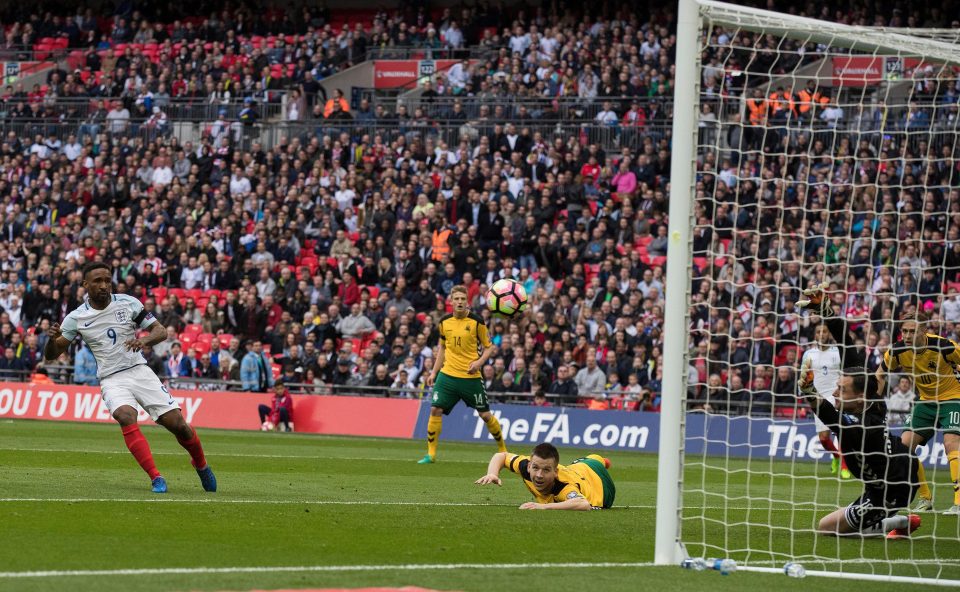 Jermain Defoe trở lại và ngay lập tức ghi bàn cho đội tuyển Anh. Ảnh: Daily Mail.