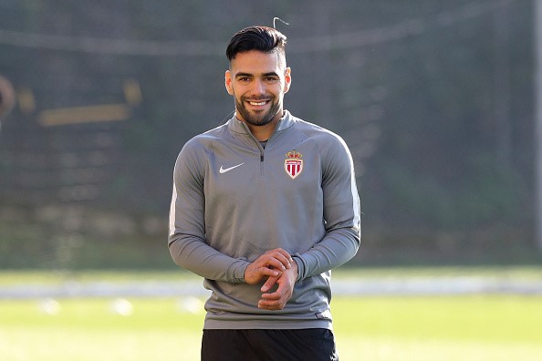3. Radamel Falcao (Monaco - 18 bàn): Tiền đạo người Colombia mới chỉ tìm lại được phong độ đỉnh cao ở mùa giải năm nay với 17 bàn thắng. Trước đó, "Mãnh hổ" chỉ có đúng 1 pha lập công trong cả mùa giải chơi cho Chelsea dưới dạng cho mượn.