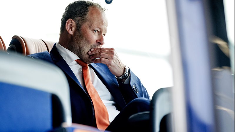 HLV Danny Blind bị sa thải sau chuỗi thành tích tệ hại tại vòng loại World Cup 2018. Ảnh: KNVB.