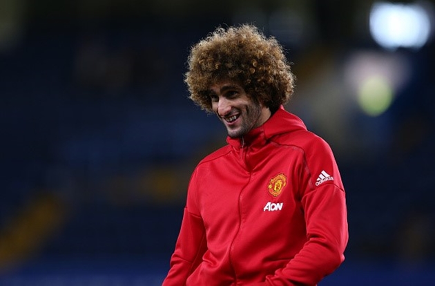 8. Marouane Fellaini (tiền vệ): Là một trong những cầu thủ được Mourinho hết mực bảo vệ nhưng người hâm mộ lại không đồng tình với việc gia hạn hợp đồng với Fellaini.