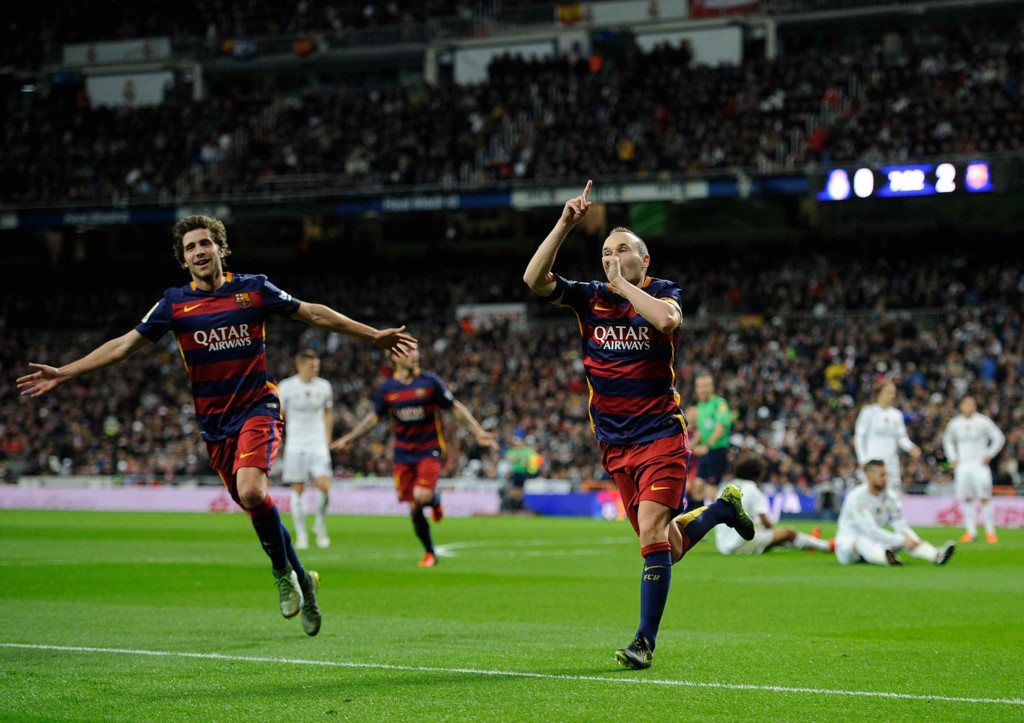 Người Tây Ban Nha gần nhất ghi bàn ở El Clasico: Sergio Ramos và Andres Iniesta là những cầu thủ bản địa gần nhất lập công trong trận El Clasico tại Bernabeu. Trong khi Ramos góp công mang về chiến thắng 2-1 cho Real ở mùa giải 2012/2013, Iniesta trở thành người ấn định trận thắng 4-0 cho Barca tại Madrid hồi tháng 11/2015.