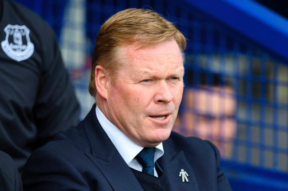 Kể từ tháng hai năm nay, Lennon đã “mất tích” trong các trận đấu của The Toffees. Giải thích về điều này, huấn luyện viên Ronald Koeman cho biết tiền vệ 30 tuổi “hoàn toàn không đủ thể lực để chơi bóng”.