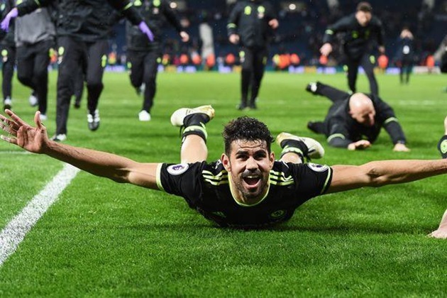 0 - Chelsea đã không nhận một thẻ đỏ nào tại Premier League mùa này.