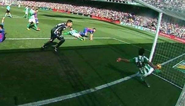 Bàn thắng không được công nhận của Barca trước Betis