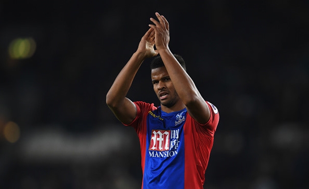 2. Fraizer Campbell (Crystal Palace - tiền đạo): Cựu sao Man Utd chỉ ra sân 13 lần tại Premier League năm nay, hầu hết đều từ băng ghế dự bị và chỉ có vỏn vẹn 1 bàn thắng. Những đóng góp ít ỏi này là lý do BLĐ đội chủ sân Selhurst không gia hạn với cầu thủ 30 tuổi.