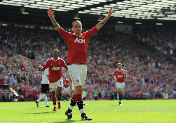 Dimitar Berbatov (56 bàn/149 trận): "Bông hồng Bulgaria" gia nhập Man Utd từ Tottenham vào mùa hè 2008 với mức giá 30,5 triệu bảng. Chân sút sinh năm 1981 không phụ lòng tin của HLV Alex Ferguson khi góp công cùng đội bóng giành được 2 chức vô địch Premier League, 1 cúp liên đoàn Anh, 1 siêu cúp Anh, 1 FIFA Club World Cup (2008) và giành danh hiệu vua phá lưới Premier League mùa giải 2010/11.