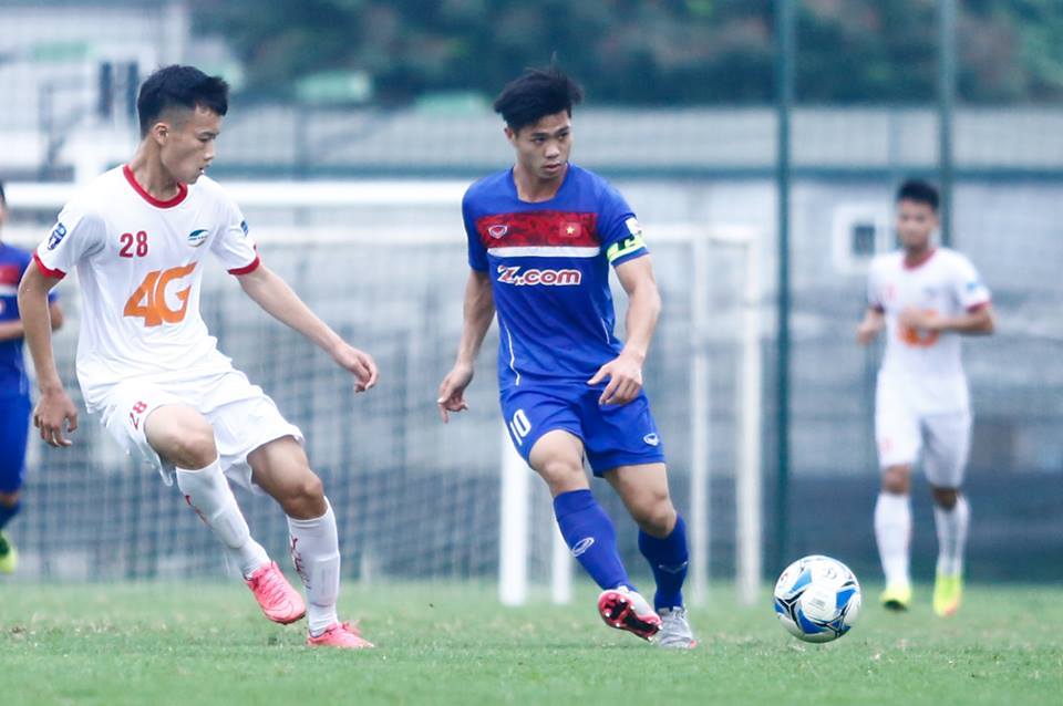 Chiếc băng đội trưởng làm cho sức ép thêm nặng đối với Công Phượng.