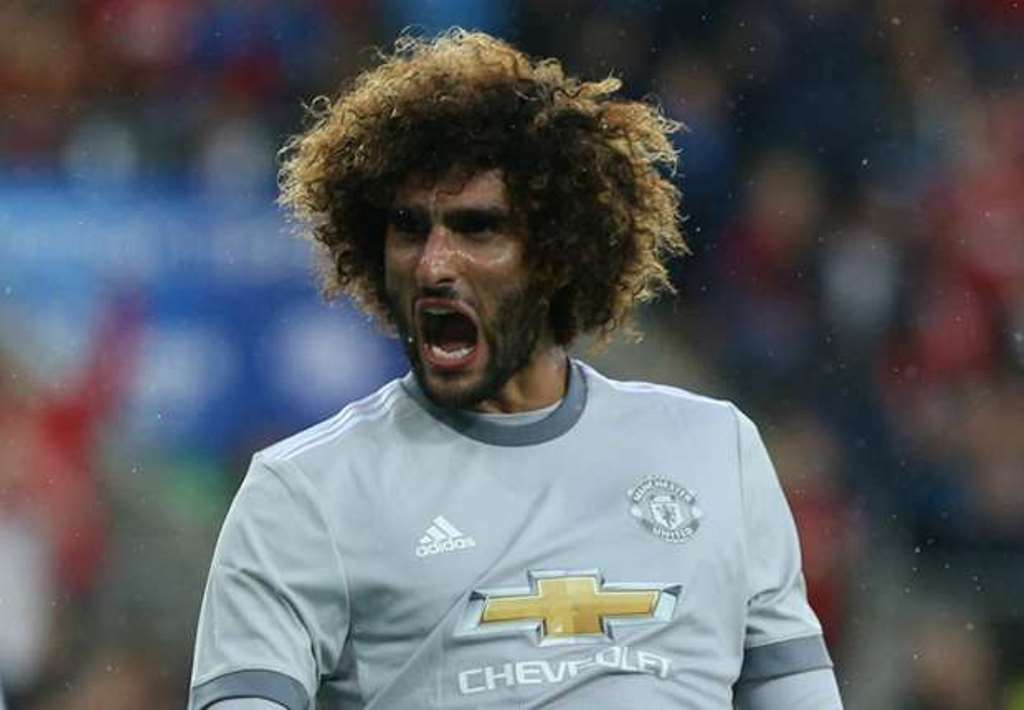 Fellaini không rời Man Utd.