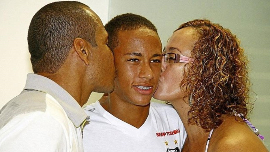 Tình yêu của ông Neymar Sr và bà Nadine dành cho con trai.