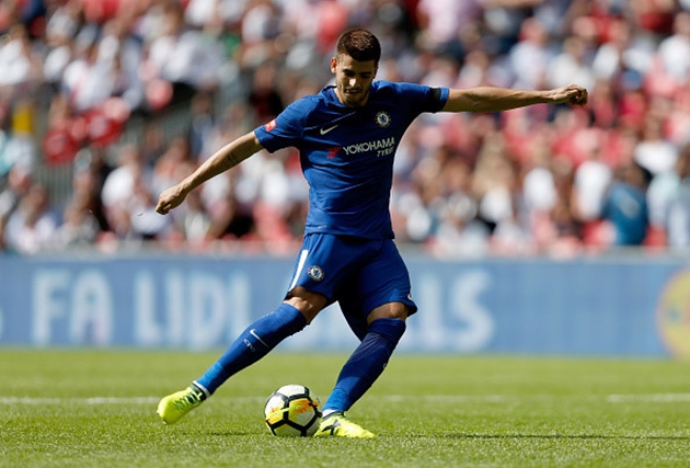 Ở loạt luân lưu, Morata và Courtois là hai cầu thủ đá hỏng khiến Chelsea vuột mất danh hiệu đầu tiên trong mùa giải mới. Dẫu vậy, việc đá hỏng một quả penalty trong trận đấu này cũng chẳng có gì đáng nói bởi nó cũng chỉ như một trận giao hữu trước thềm mùa giải. Tuy nhiên, điệu cười hớn hở của Batshuayi khi thấy Morata đá hỏng phạt đền lại khiến cổ động viên The Blues sôi máu.