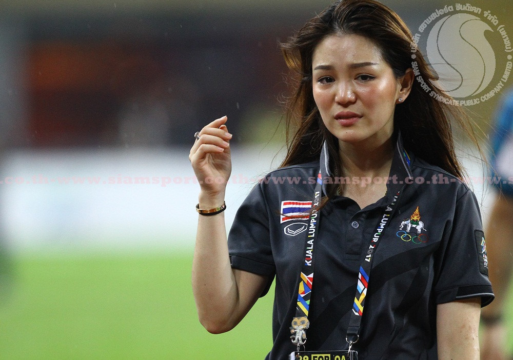 Kỳ SEA Games năm nay, trưởng đoàn Watanya Wongopasi được chú ý đặc biệt nhờ ngoại hình ưa nhìn.