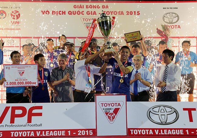 HLV Mai Đức Chung từng cùng Bình Dương vô địch V-League mùa 2015.