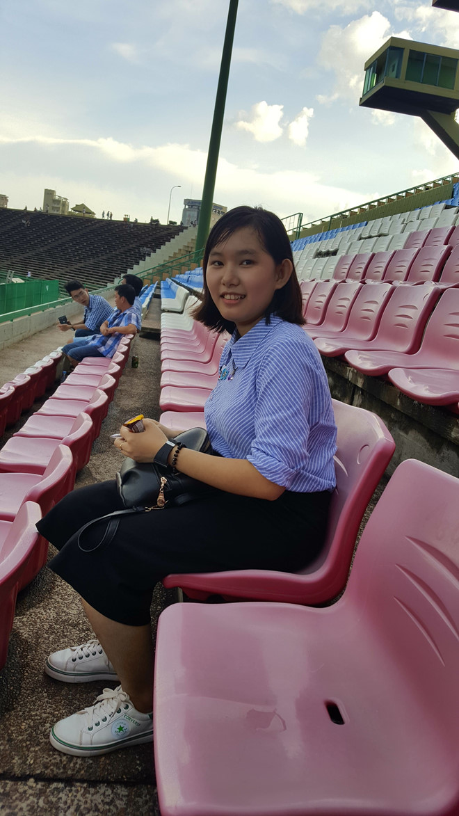 CĐV có tên Như Nàn cho biết không dám vận áo tuyển Việt Nam tới sân Olympic xem Công Phượng tập vì sợ bị CĐV Campuchia gây khó dễ.