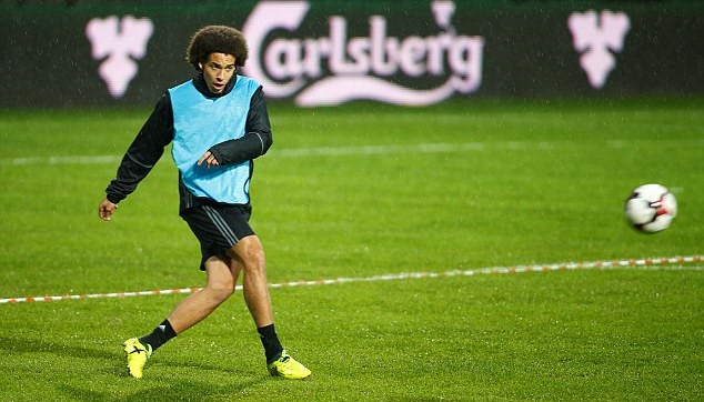 Tiền vệ Axel Witsel cũng là gương mặt đáng chú ý trong đội hình tuyển Bỉ. Anh hiện khoác áo CLB Tianjin Quanjian của Trung Quốc.