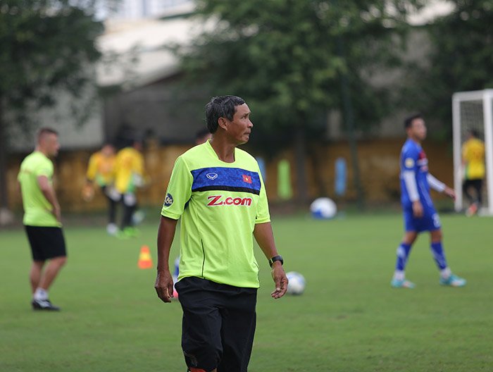 Ông Chung sẽ rất đau đầu khi quyết định chọn cặp tiền đạo nào đấu Campuchia. Ảnh S.N.