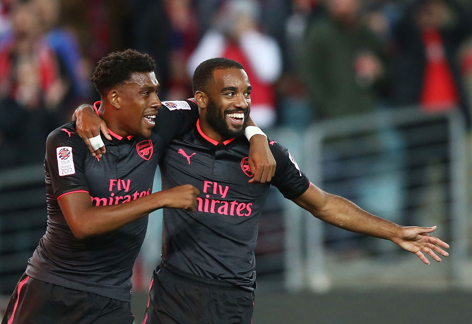 Lacazette là cầu thủ thứ 5 trong lịch sử Arsenal ghi được 5 bàn trở lên trong 9 trận đầu tiên tại Premier League. Các cầu thủ khác làm được điều này gồm Alexis Sanchez, Andrey Arshavin, Davor Suker và Ian Wright.