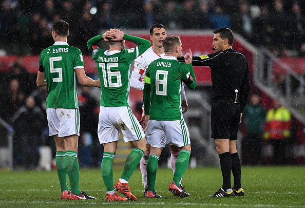 Nếu VAR được sử dụng ở vòng loại World Cup, tuyển Bắc Ireland có lẽ không phải chịu quả phạt đền gây tranh cãi.