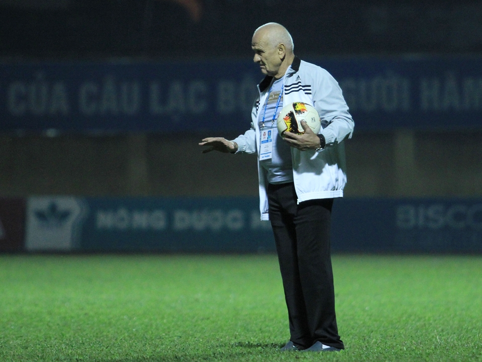 HLV Petrovic chứng tỏ phần nào năng lực ở FLC Thanh Hóa.