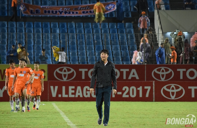 HLV Lê Huỳnh Đức sẽ chia tay SHB Đà Nẵng sau khi kết thúc V-League 2017. Ảnh: Viết Định.