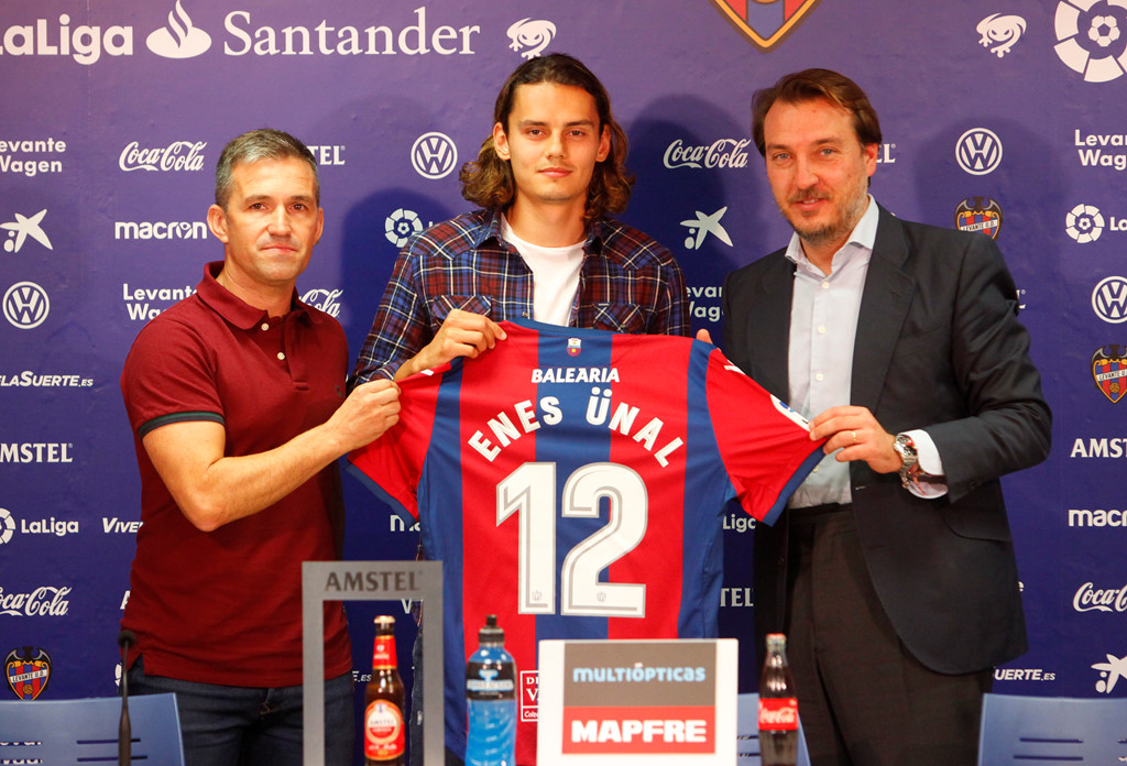 Enes Unal là cầu thủ rê bóng nhiều qua người nhất La Liga nhưng không ghi nổi bàn thắng nào từ đầu mùa (8 lần).