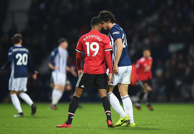Trong trận đấu với West Brom, Marcus Rashford đã vướng vào một pha xô xát với hậu vệ Hegazi của đội chủ nhà.