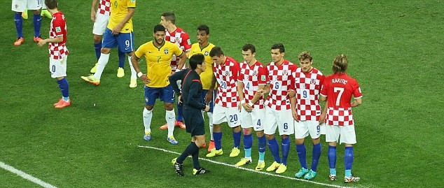 Bình xịt được sử dụng trong trận Brazil vs Croatia tại World Cup 2014.