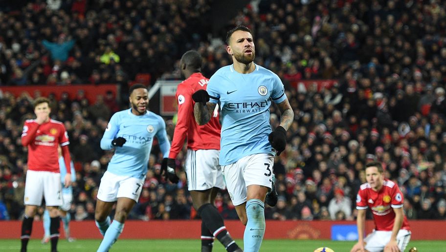 Manchester United liên tục sẩy chân và bị Man City bỏ xa trên bảng xếp hạng Premier League.