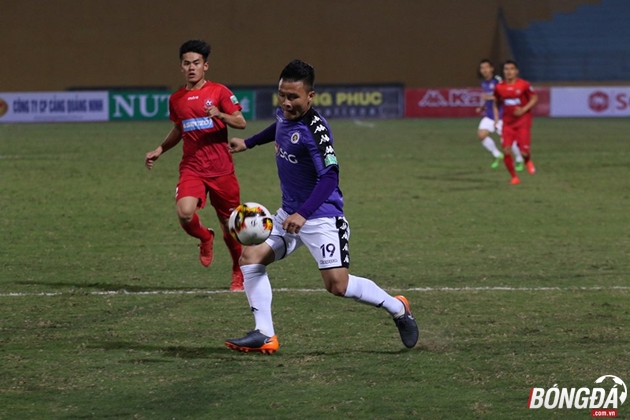 Trực tiếp vòng 1 V-League 2018: Hà Nội 0-0 Hải Phòng: CĐV Hải Phòng rực lửa trên sân Hàng Đẫy - Bóng Đá