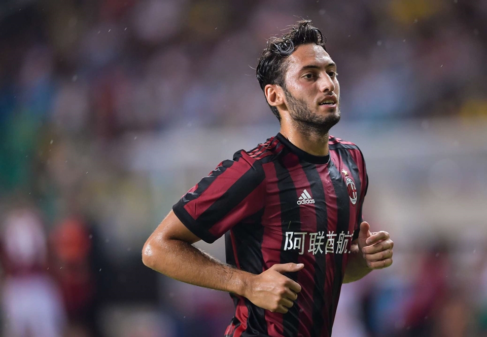 Hakan Calhanoglu từng nhận rất nhiều hoài nghi giai đoạn đầu cập bến San Siro.