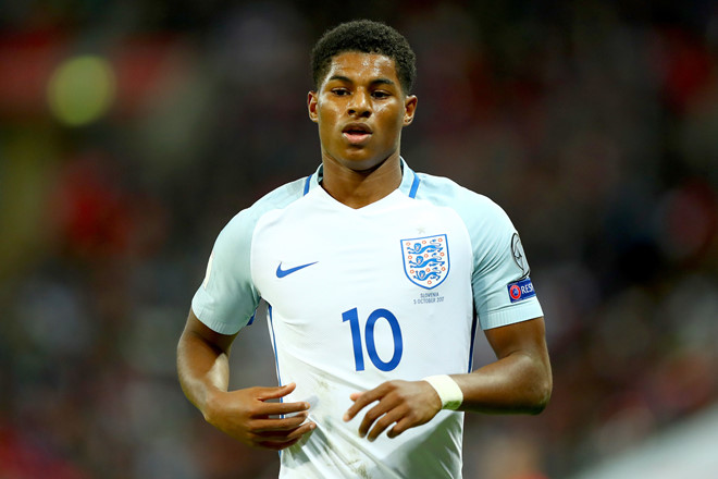 Tiền đạo trái Marcus Rashford (Anh): Ở tuổi 20, Rashford đã có kỳ World Cup đầu tiên trong sự nghiệp cùng tuyển Anh. Tiền đạo của MU là một trong những sao trẻ đáng chờ đợi nhất ở giải đấu lần này.