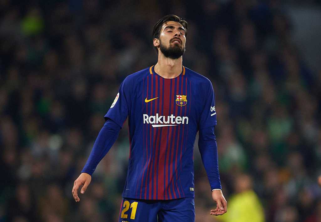 Andre Gomes gây thất vọng tràn trề trong màu áo Barcelona.
