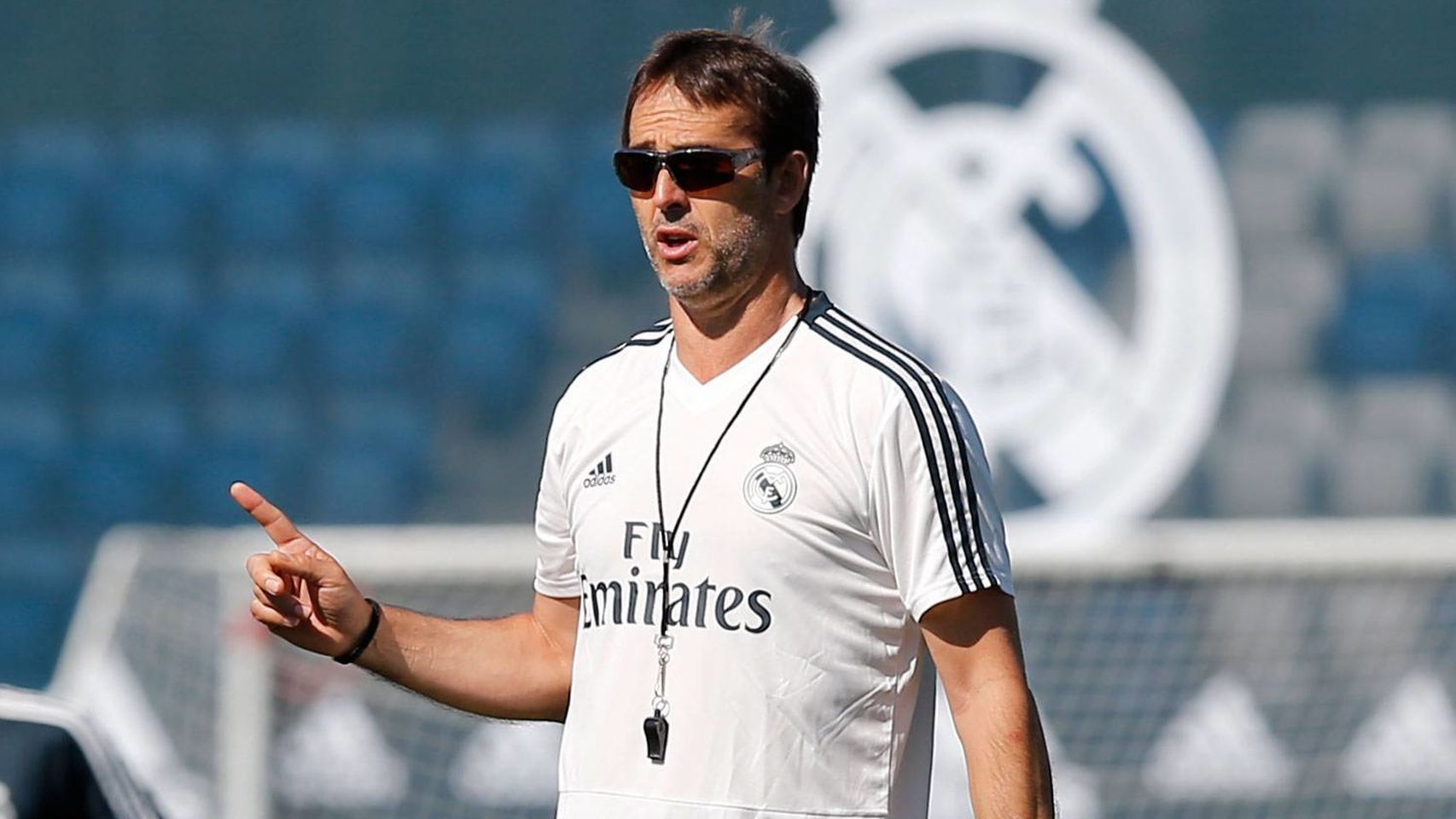 Áp lực buộc phải thành công dành cho Julen Lopetegui là vô cùng lớn.