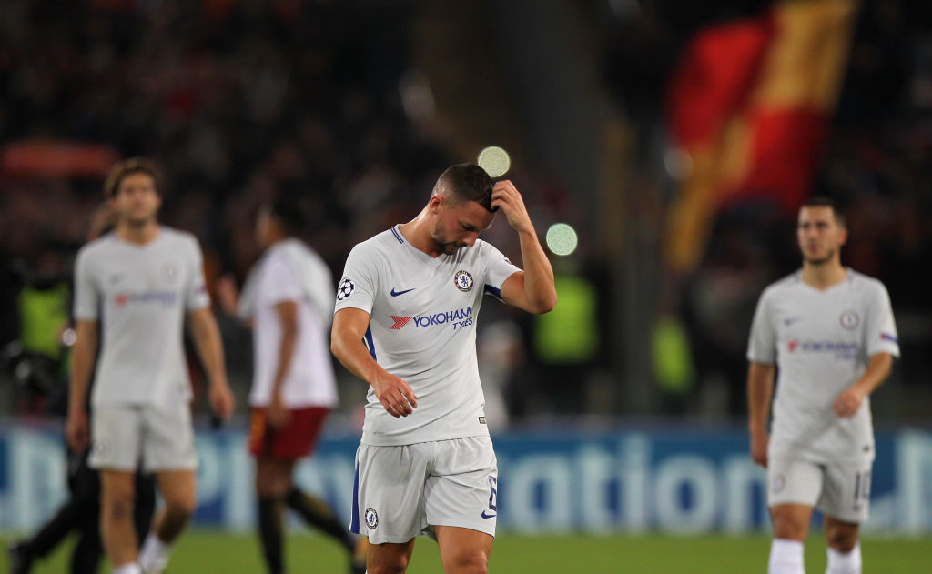 3. Danny Drinkwater (Leicester sang Chelsea - 35 triệu bảng): "The Blues" đã thực sự phung phí khi chi ra 35 triệu bảng cho một cầu thủ chỉ có 5 lần đá chính tại Premier League mùa giải vừa qua. Drinkwater chỉ có thể đá ở vị trí tiền vệ phòng ngự. Điều này thực sự không cần thiết bởi Chelsea đã sở hữu "siêu máy quét" N'Golo Kante.