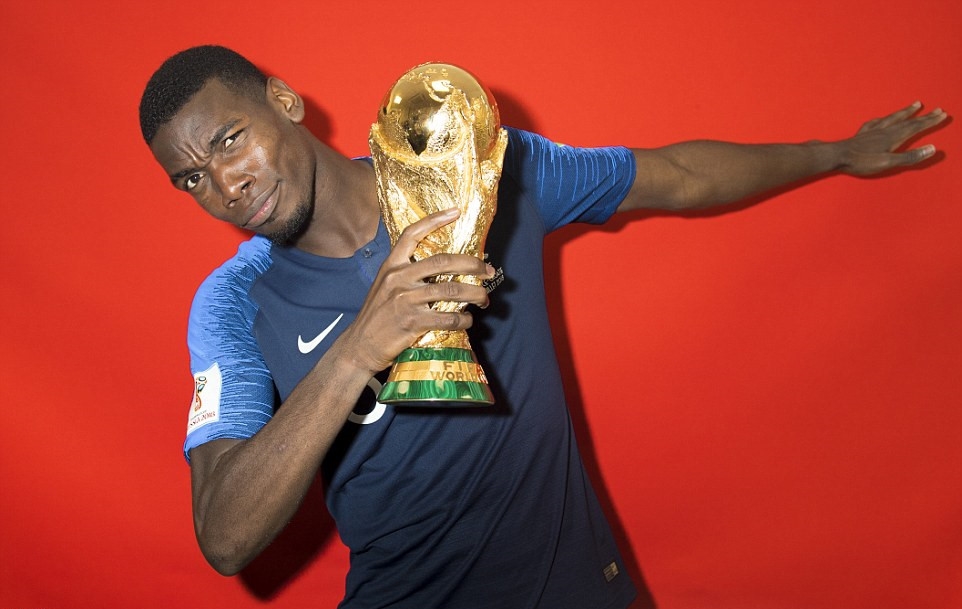 Deschamps đã kiểm soát thành công Pogba để sau cùng có được chức vô địch World Cup, nhưng Mourinho lại không thể? Ảnh: FIFA.