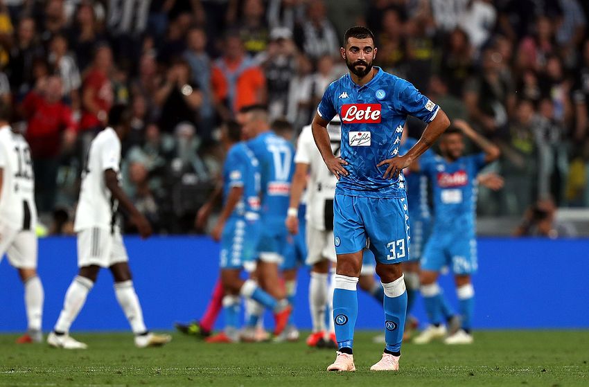 Napoli đối mặt với một lịch thi đấu đầy khó khăn trong tháng 10.