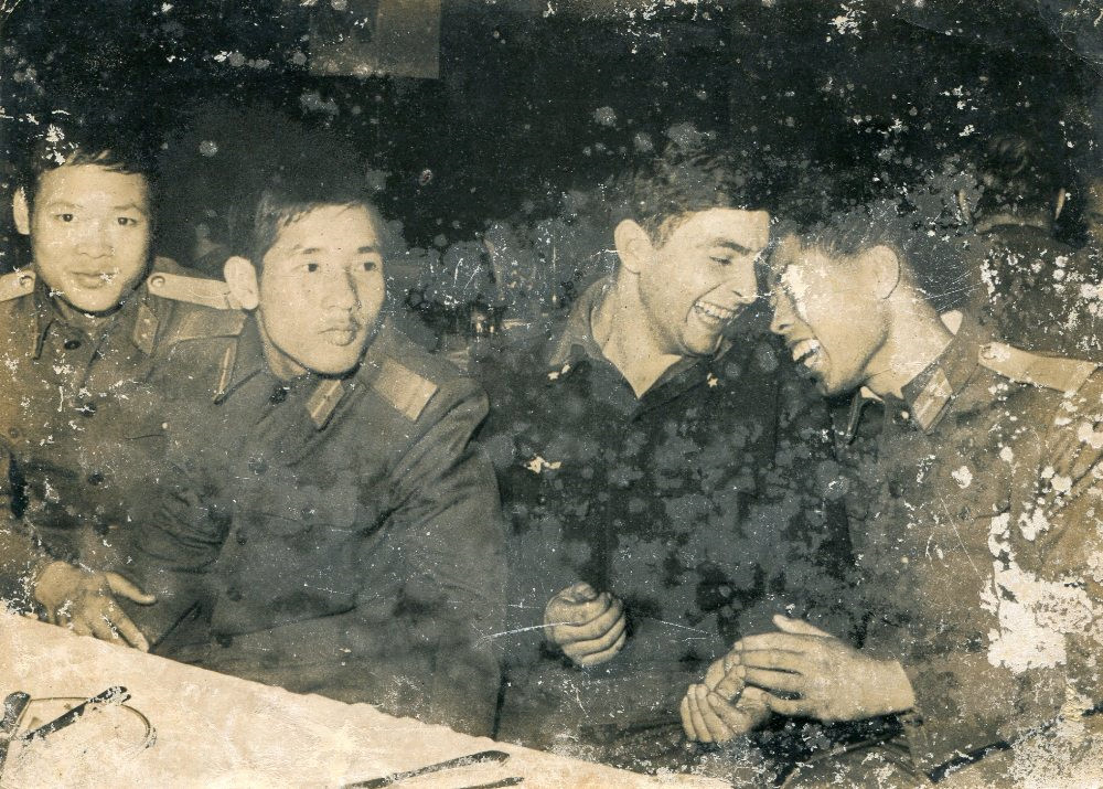 - Bóng Đá