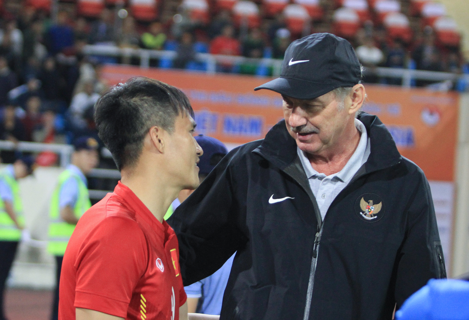 Công Vinh kể từng chống đối HLV Riedl vì đề cao SEA Games hơn là Olympic.