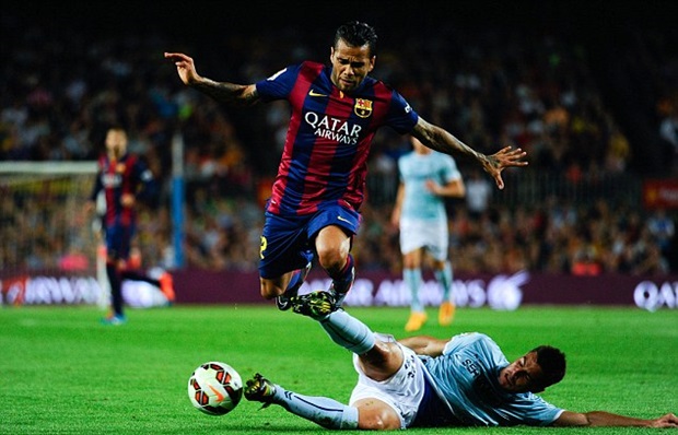 Alves sở hữu những kĩ thuật cá nhân điêu luyện và khả năng hỗ trợ tấn công rất tốt. Ảnh: Internet.