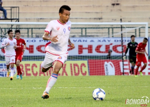Biết đâu chân sút đang lên của Sài Gòn FC - Trịnh Duy Long lại được trao cơ hội. Ảnh: Hoàng Tùng.