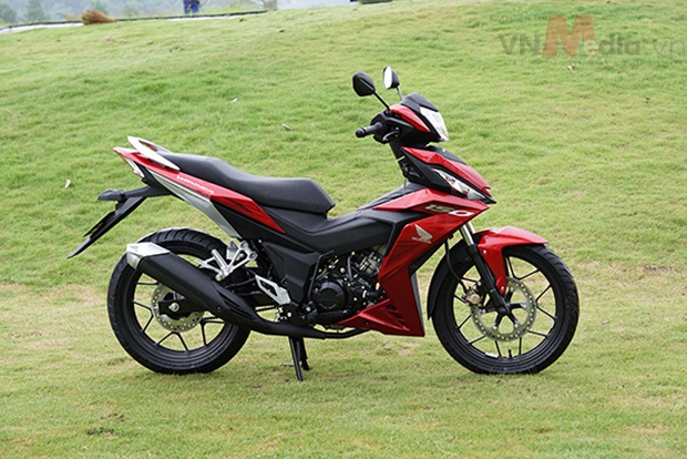 Honda Winner có giá bán đề xuất 45,5 triệu đồng với bản thể thao và 46 triệu đồng với bản cao cấp.